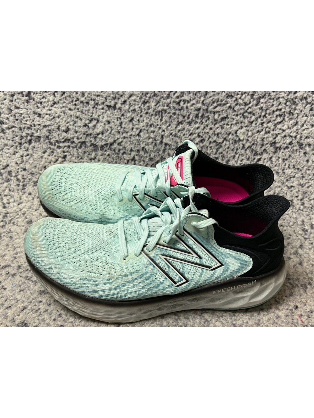 New Balance Fresh Foam Blue Chill / Black W1080L11 Women's Size 9.5